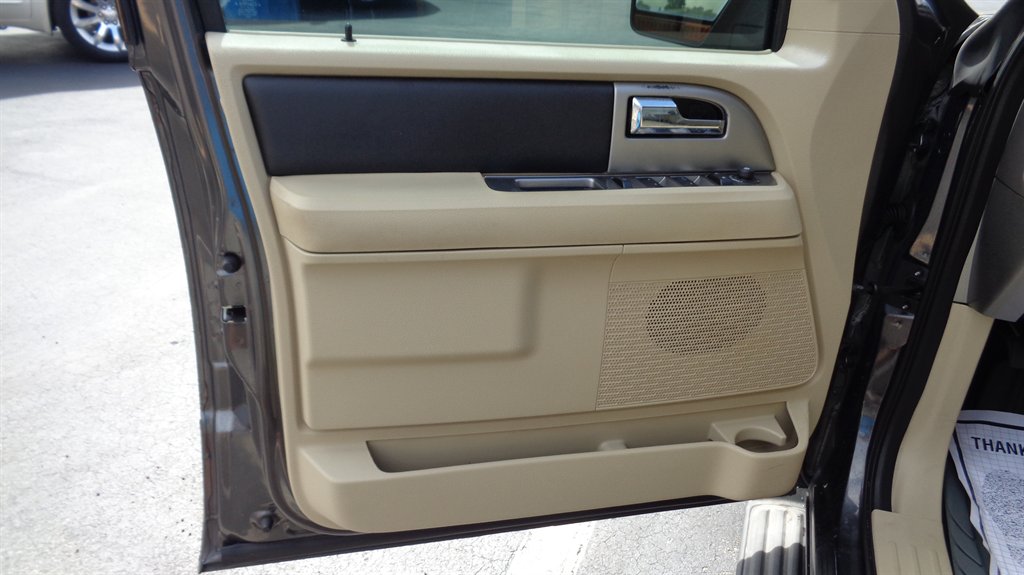 2016 Ford Expedition - $17,999
