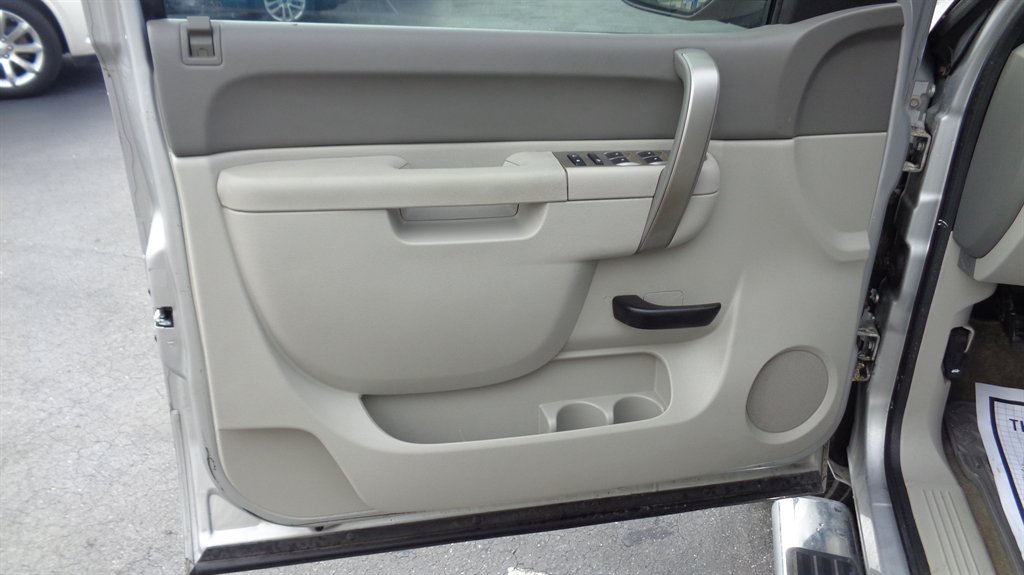 2012 Chevrolet Silverado - $18,999