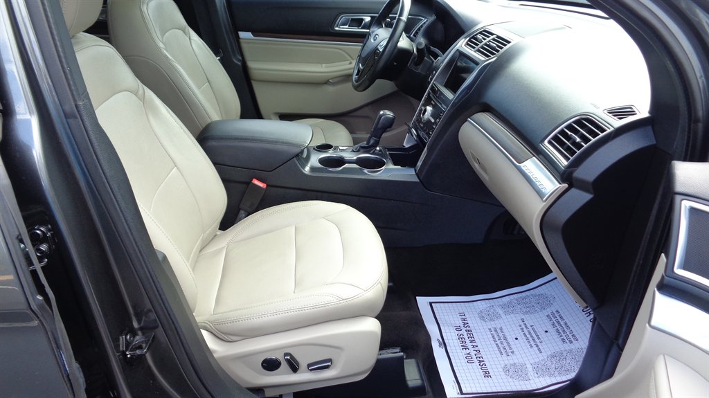 2018 Ford Explorer - $18,999
