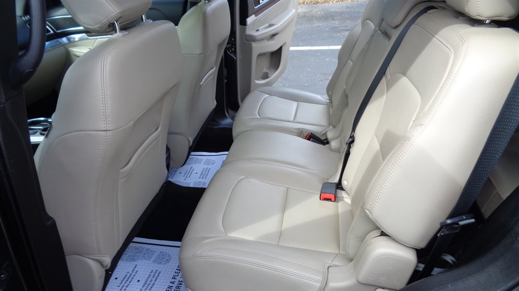2018 Ford Explorer - $18,999