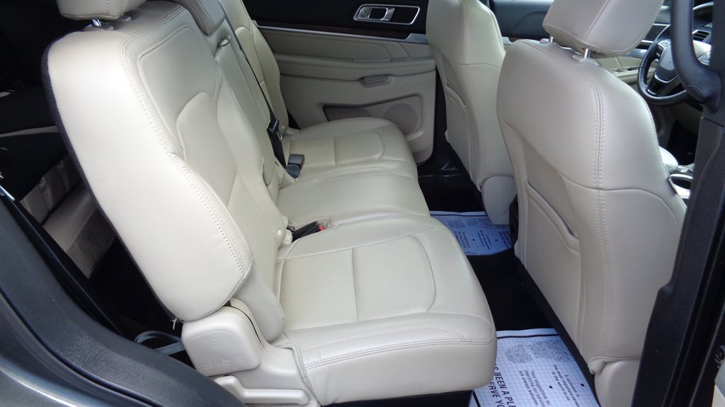 2018 Ford Explorer - $18,999