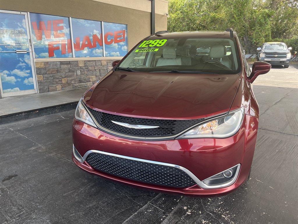 2017 Chrysler Pacifica - $18,999