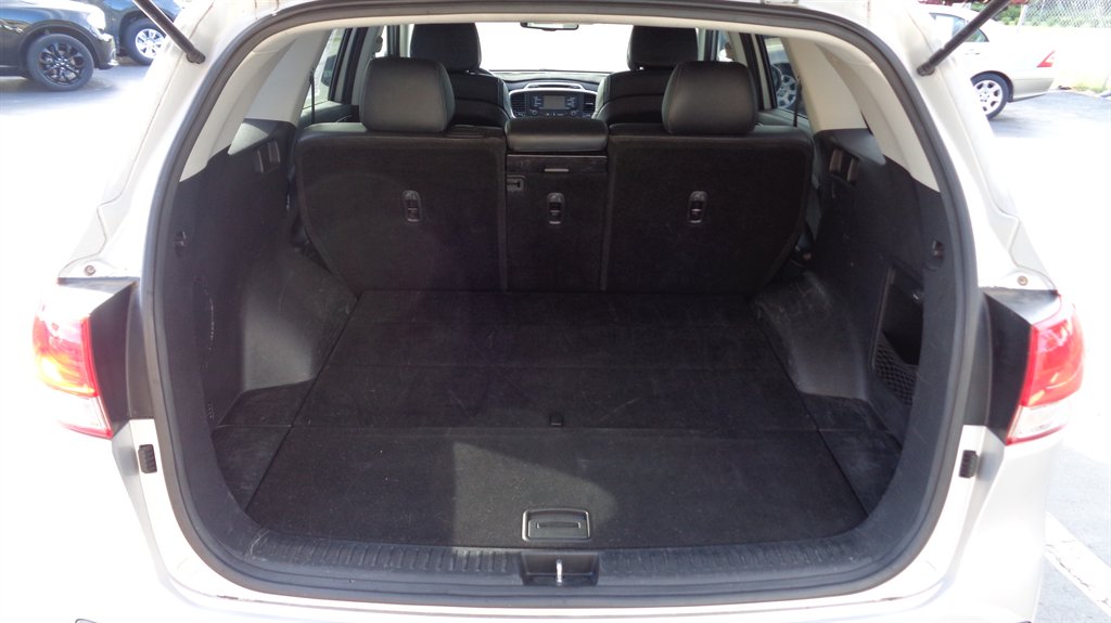 2016 Kia Sorento - $16,499