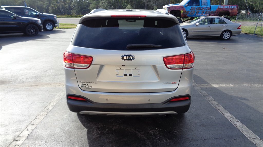 2016 Kia Sorento - $16,499