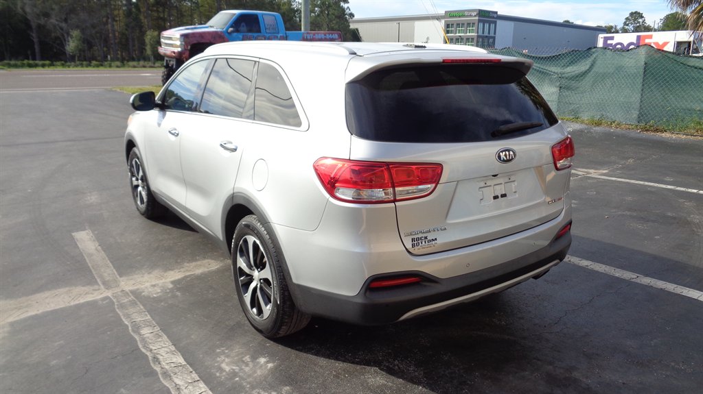 2016 Kia Sorento - $16,499