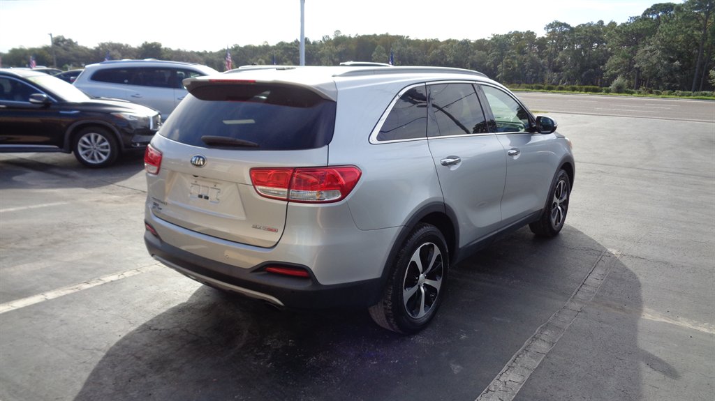 2016 Kia Sorento - $16,499