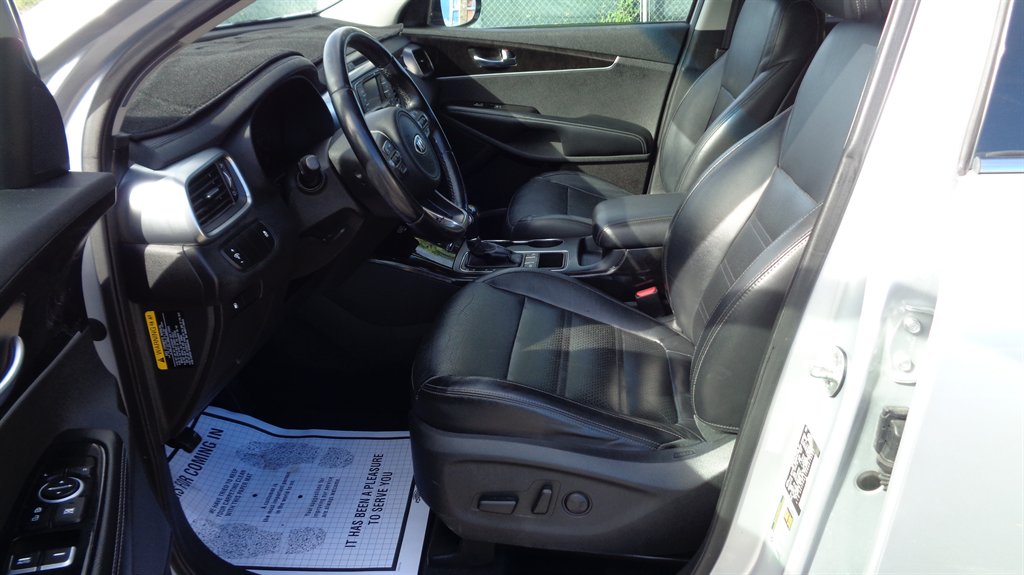 2016 Kia Sorento - $16,499