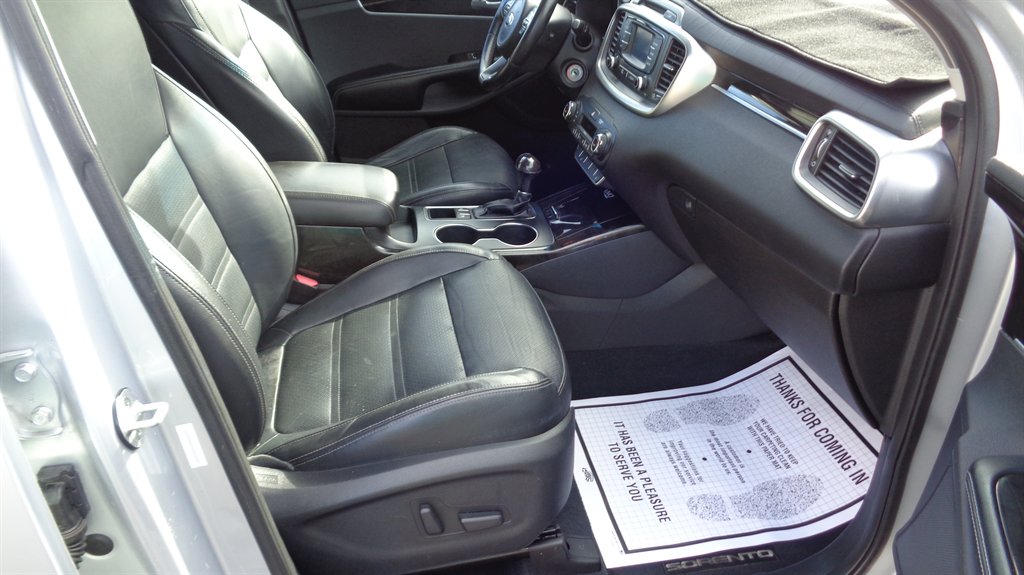 2016 Kia Sorento - $16,499