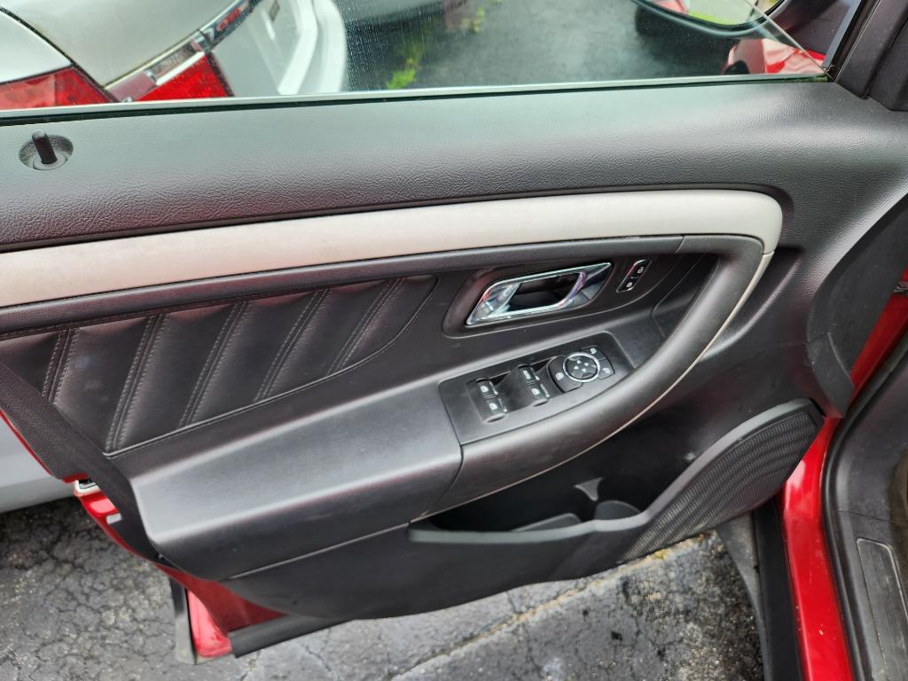 2014 Ford Taurus