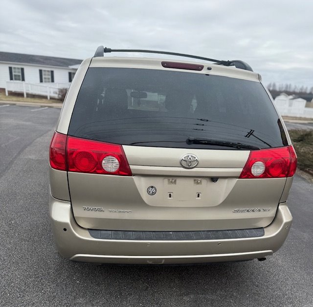 2006 Toyota Sienna XLE 7 Passenger photo