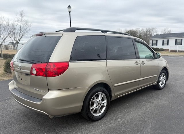 2006 Toyota Sienna XLE 7 Passenger photo