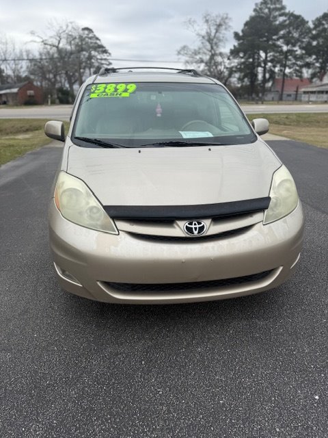 2006 Toyota Sienna XLE 7 Passenger photo