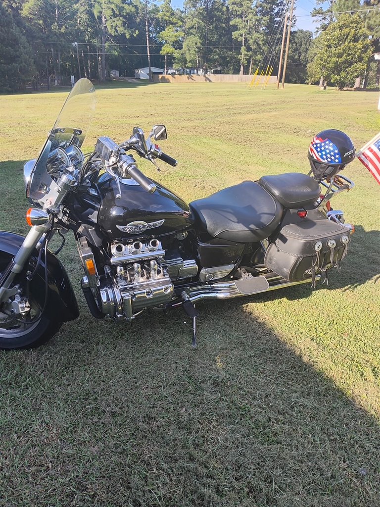 1998 Honda Gold Wing - $5,500