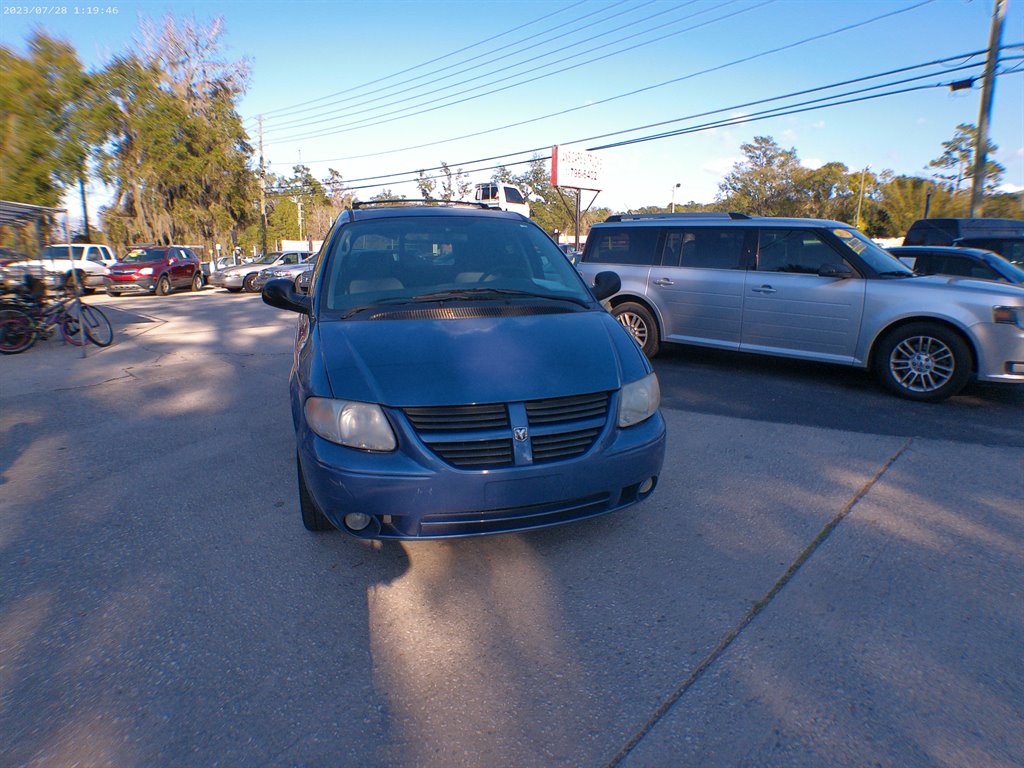2007 Dodge Grand Caravan SXT photo
