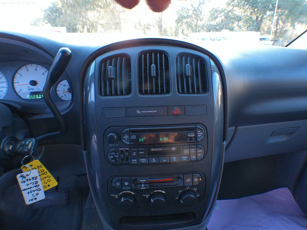 2007 Dodge Grand Caravan SXT photo