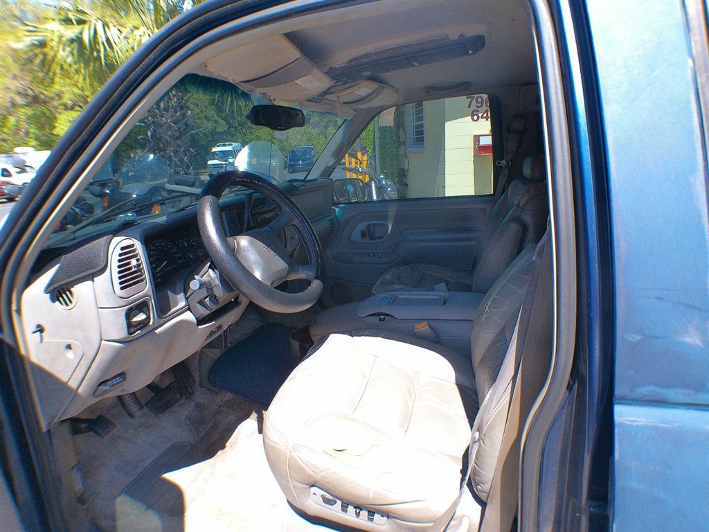1999 GMC Suburban