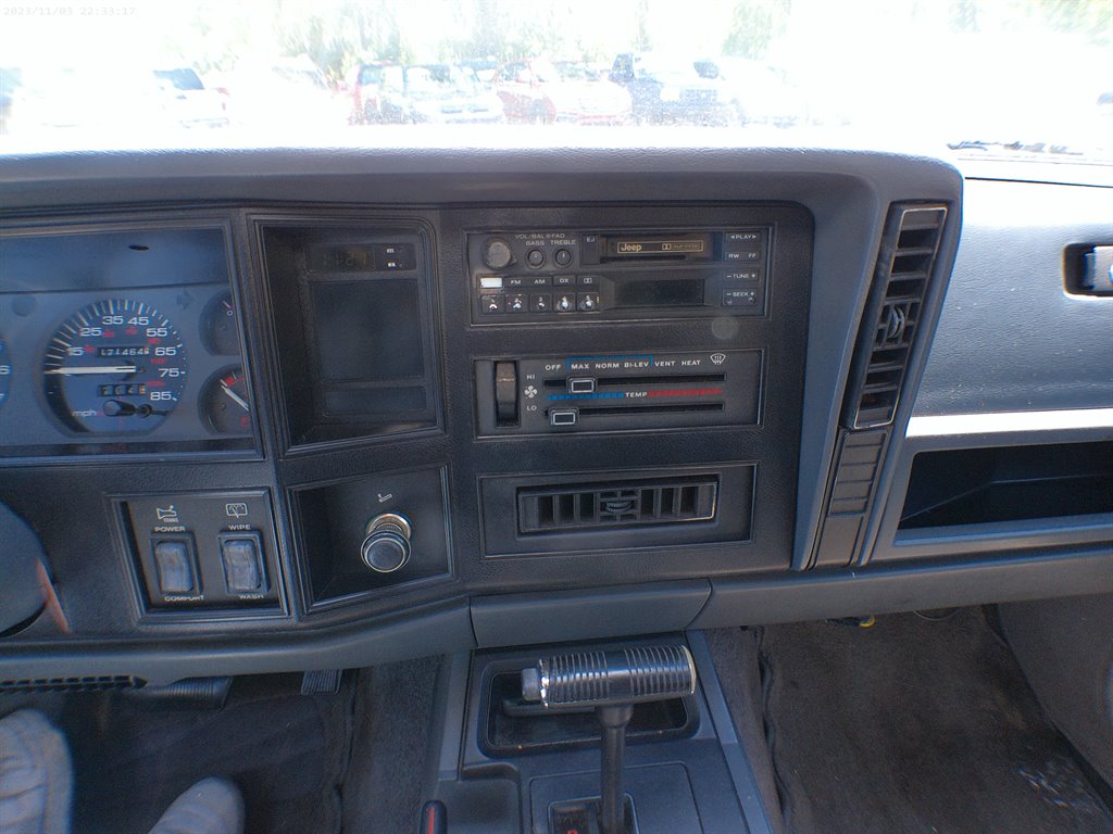 1989 Jeep Cherokee Limited photo