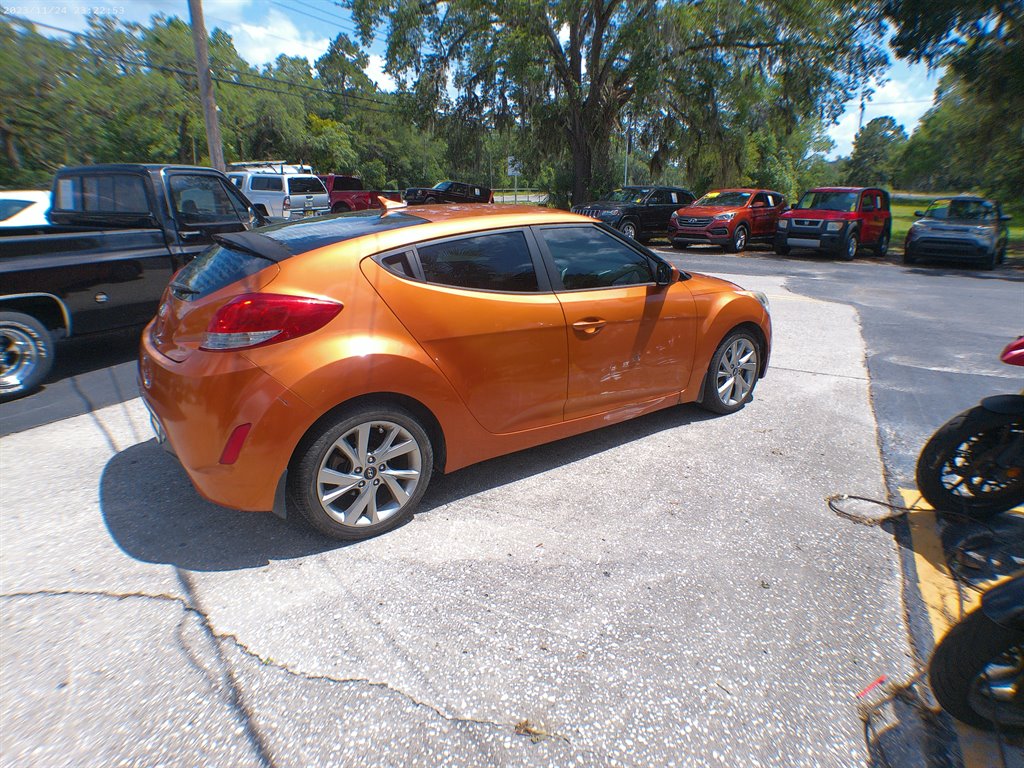 2016 Hyundai Veloster photo