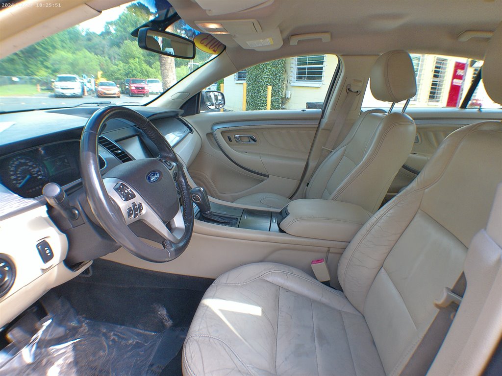 2013 Ford Taurus