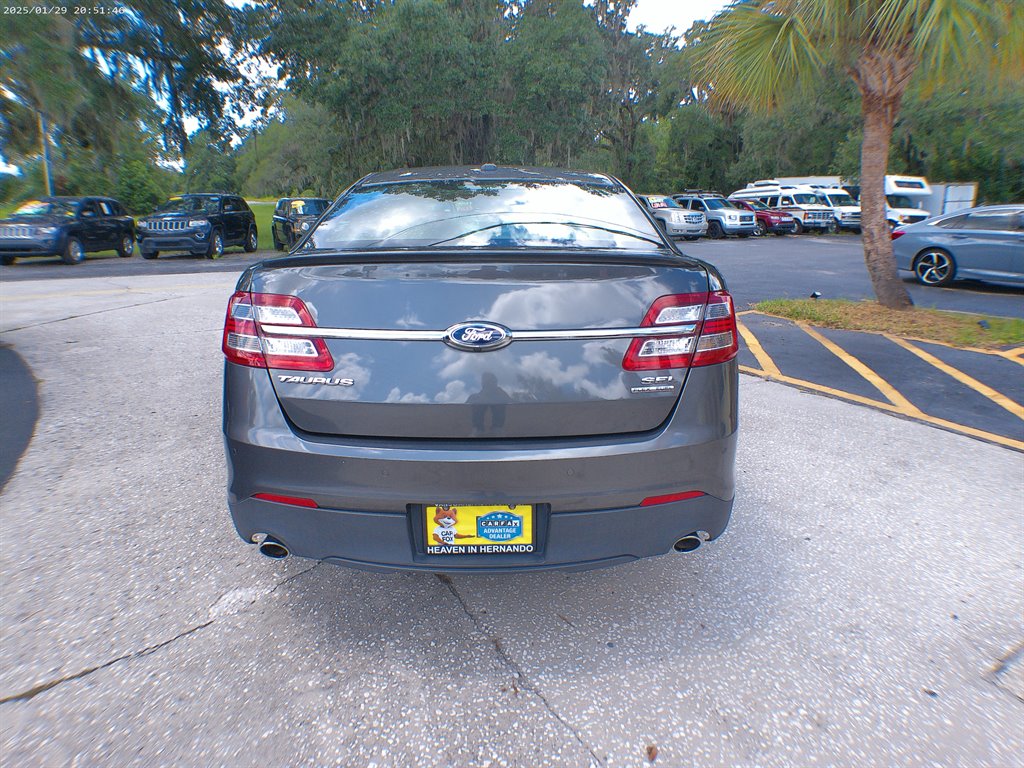 2016 Ford Taurus