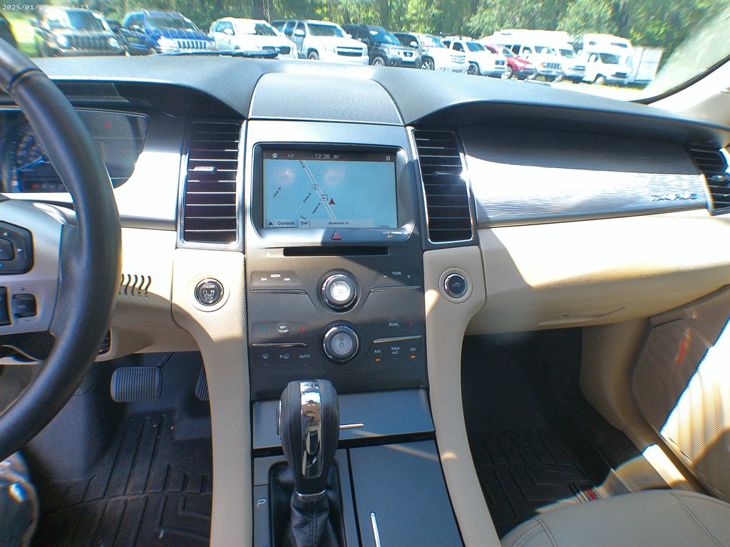 2016 Ford Taurus
