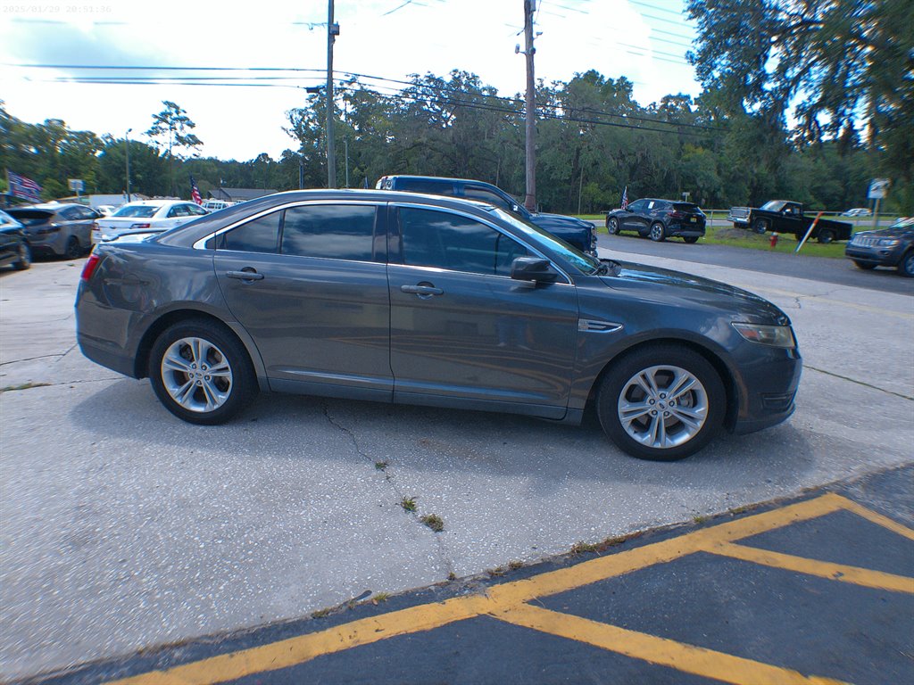 2016 Ford Taurus
