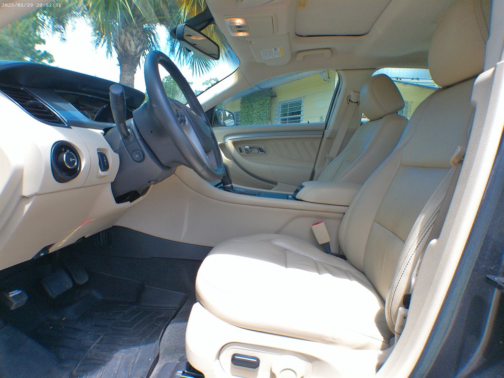 2016 Ford Taurus