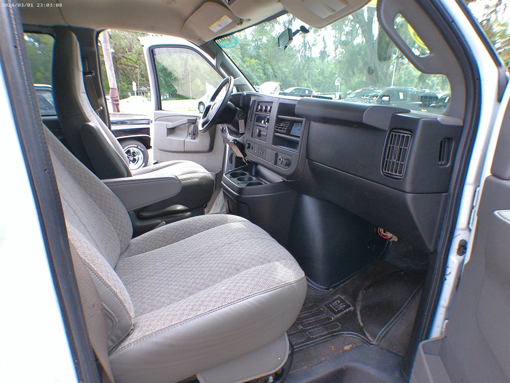 2017 Chevrolet Express - $23,995