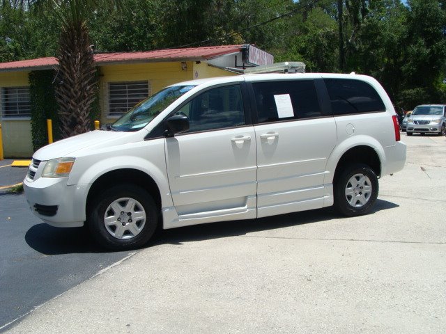 2010 Dodge Grand Caravan SE photo