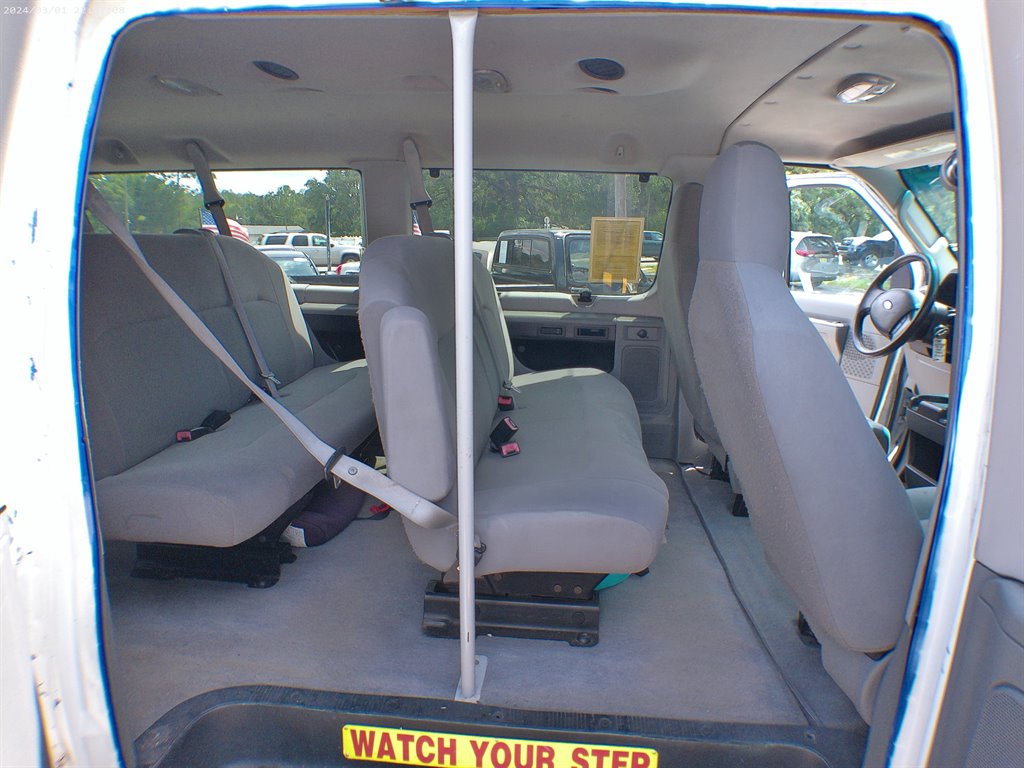2012 Ford E-350