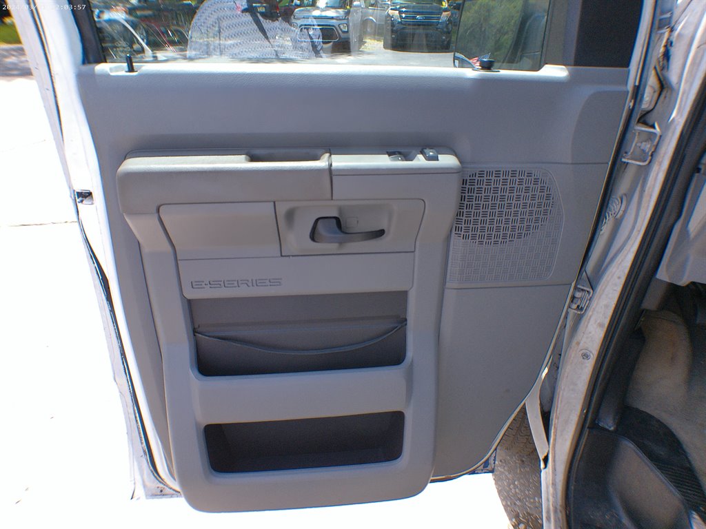 2012 Ford E-350
