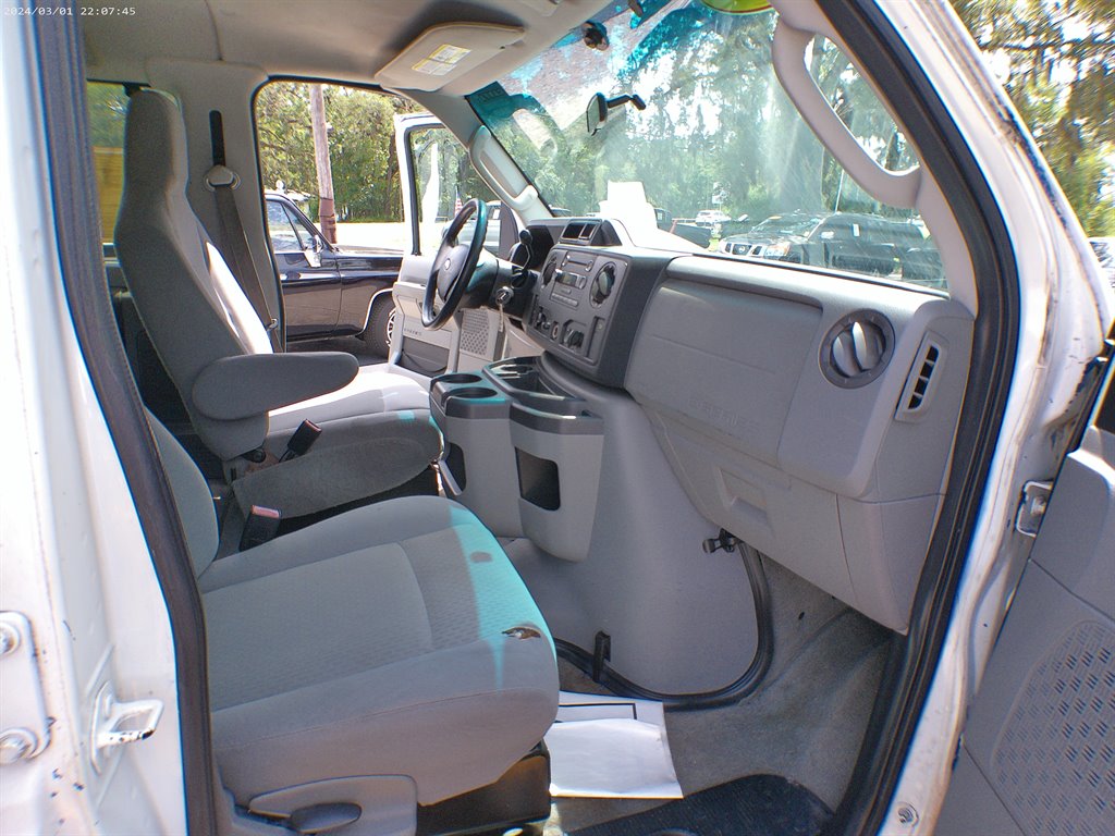 2012 Ford E-350