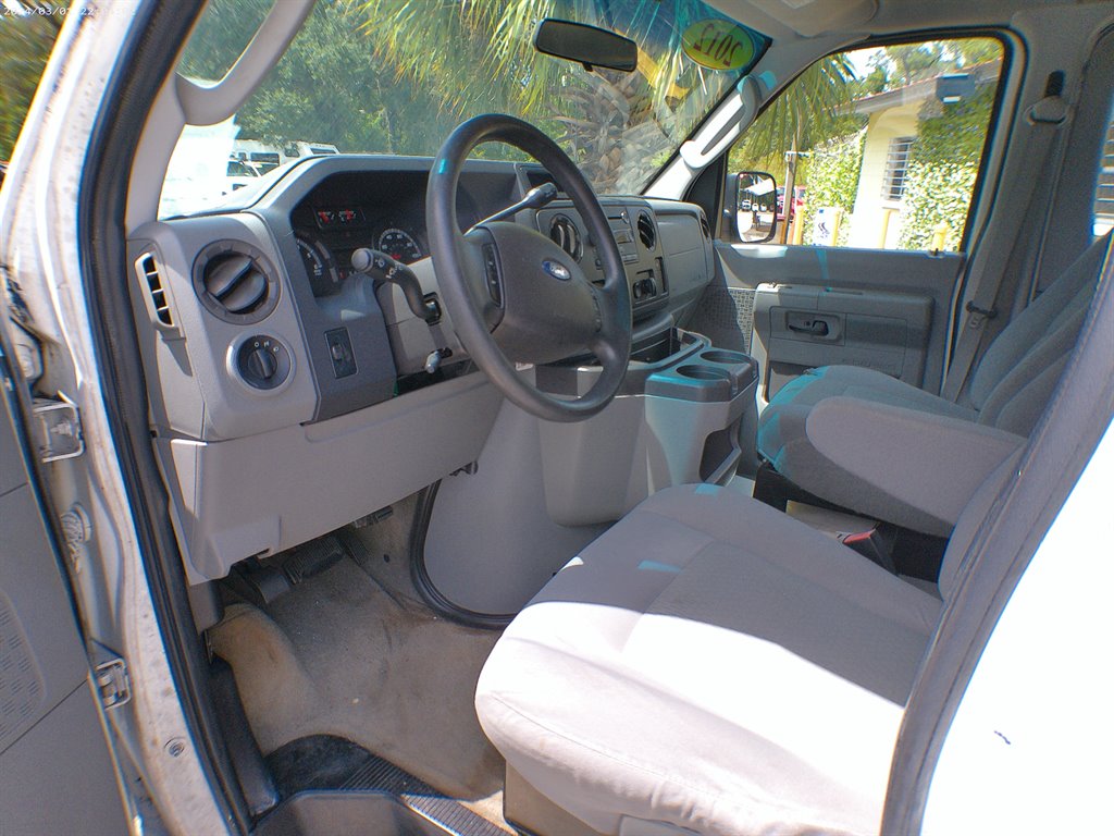 2012 Ford E-350