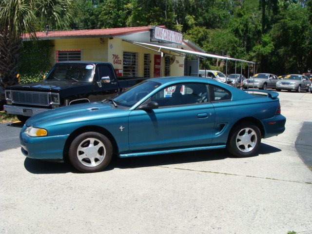 1995 Ford Mustang photo