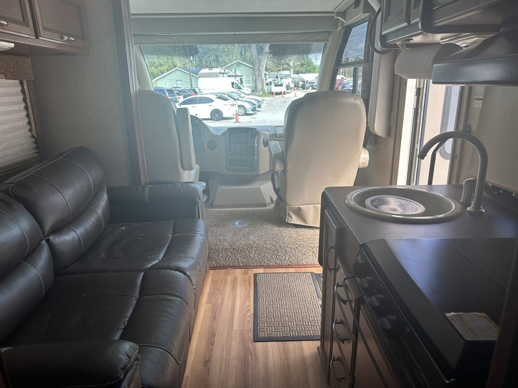 2015 Ford E-350 Super Duty