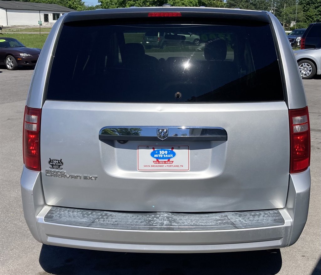 2008 Dodge Grand Caravan SXT photo