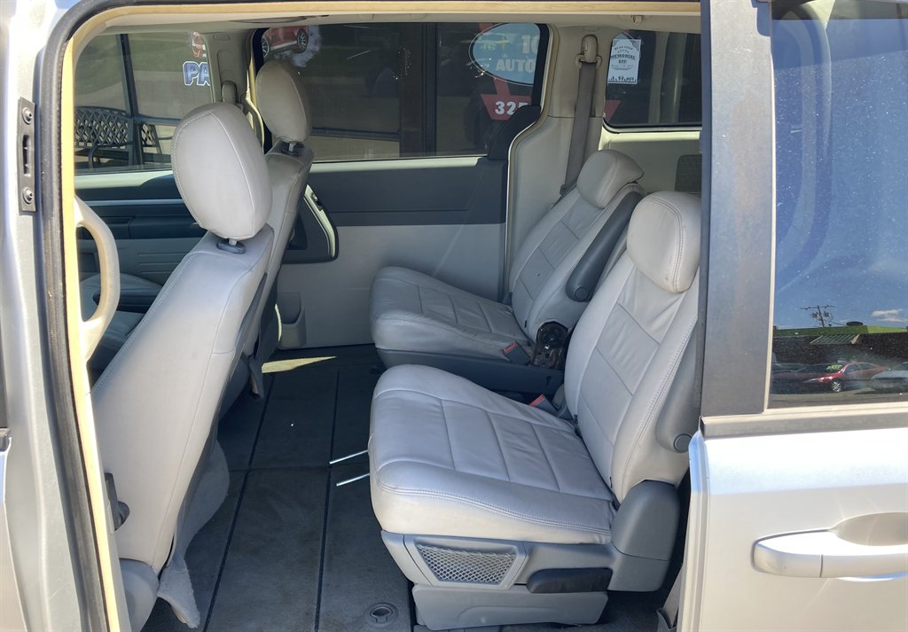 2008 Dodge Grand Caravan SXT photo