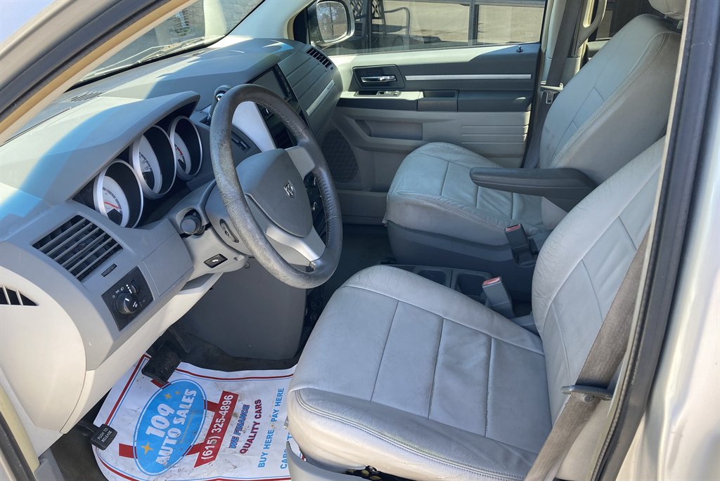 2008 Dodge Grand Caravan SXT photo