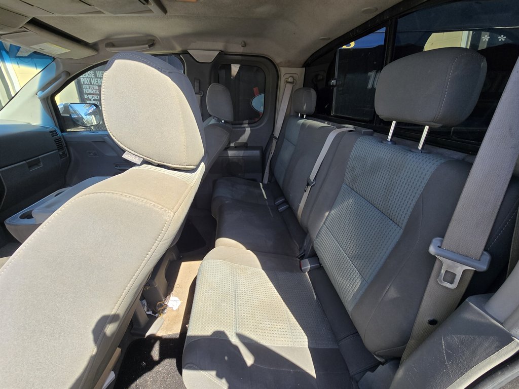 2005 Nissan Titan XE photo