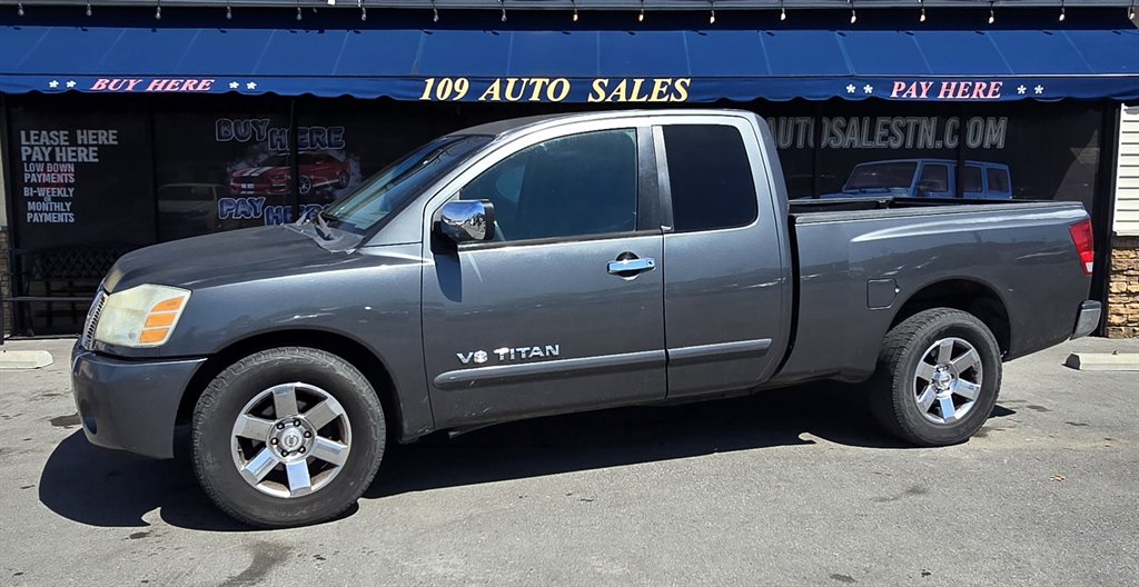 2005 Nissan Titan XE photo