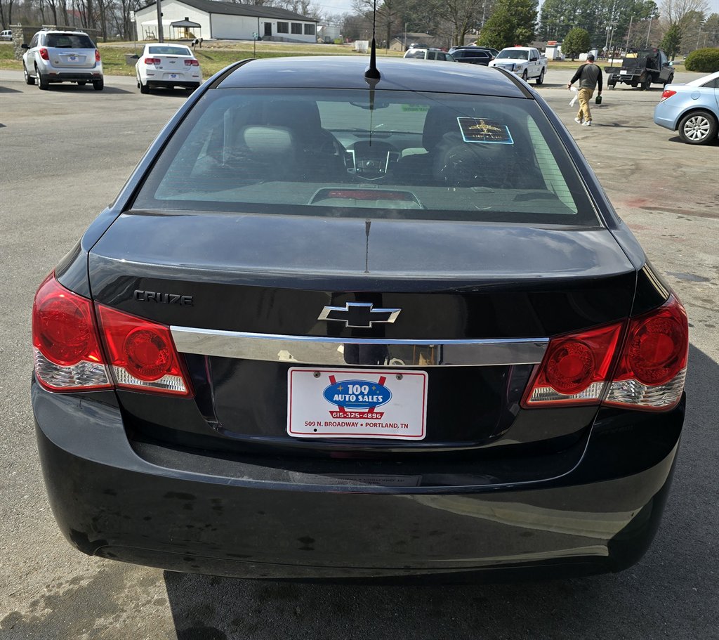 2014 Chevrolet Cruze LS Manual photo