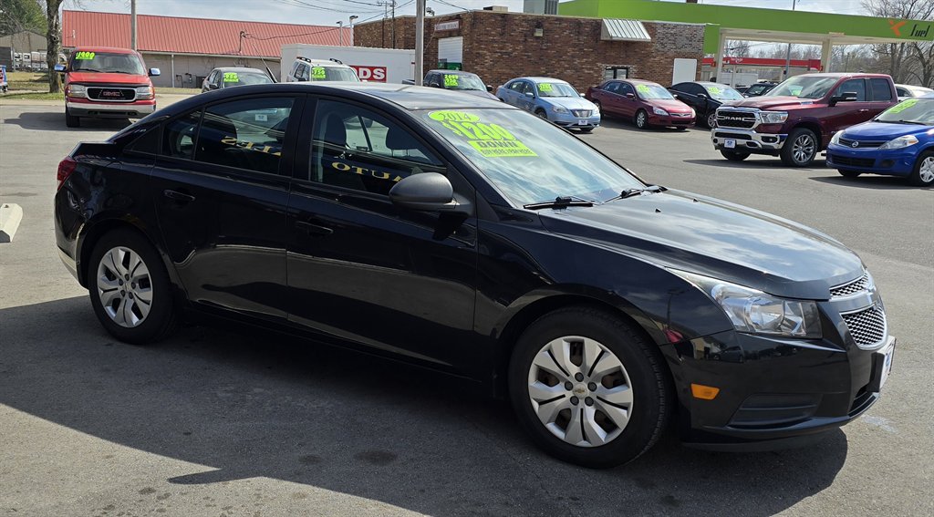 2014 Chevrolet Cruze LS Manual photo