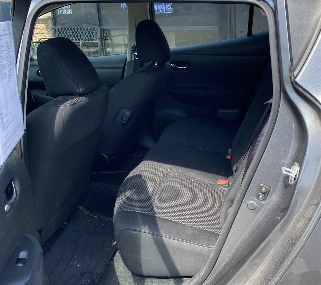 2015 Nissan LEAF S photo