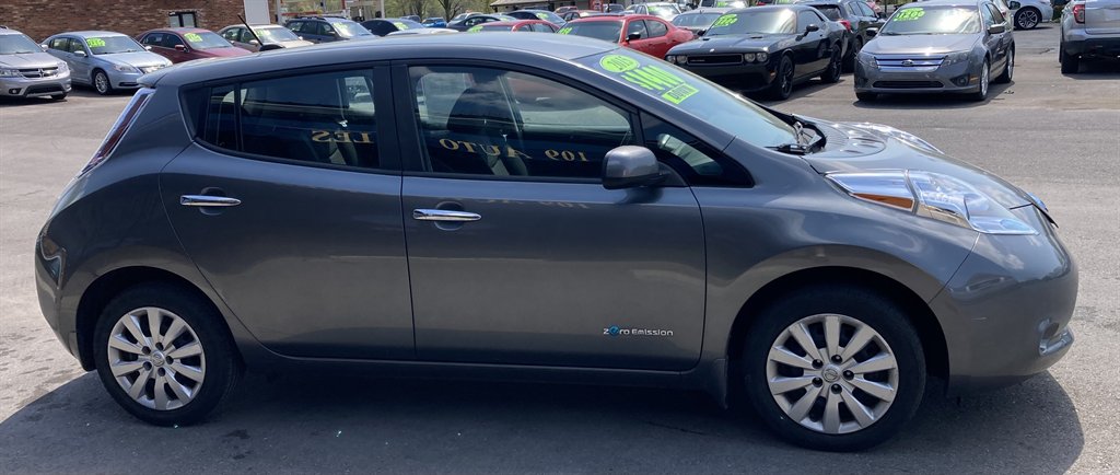 2015 Nissan LEAF S photo