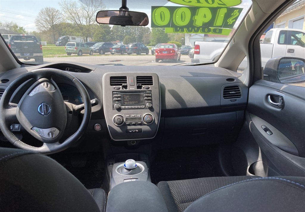 2015 Nissan LEAF S photo
