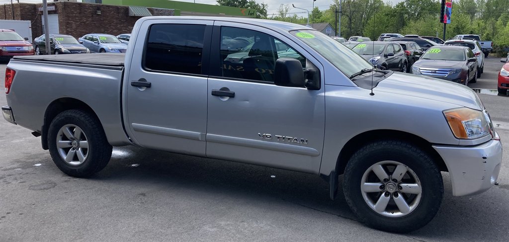 2011 Nissan Titan SV photo
