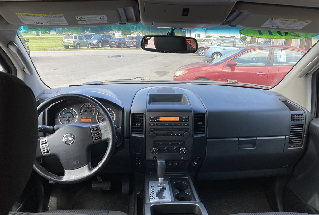 2011 Nissan Titan SV photo