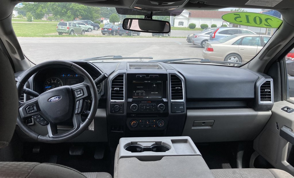 2015 Ford F150 XLT photo