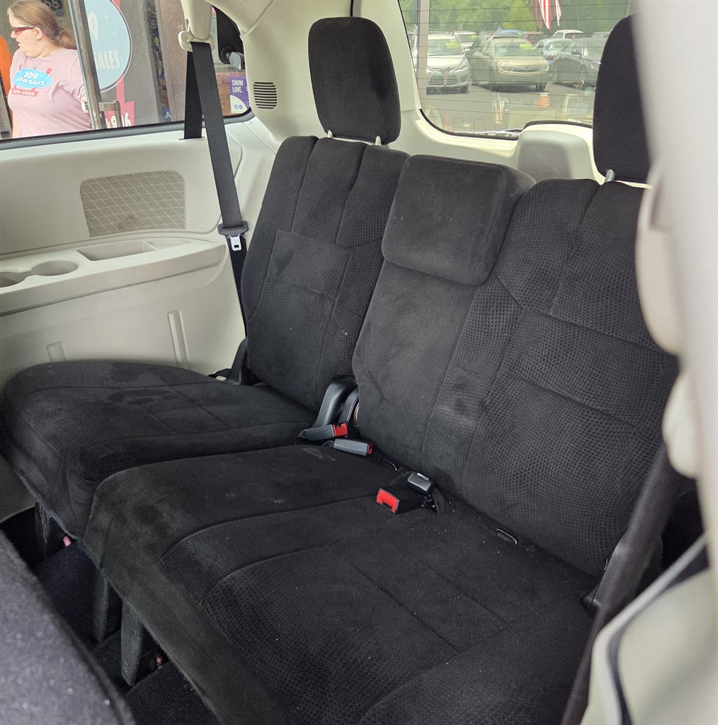 2013 Dodge Grand Caravan - $4,995