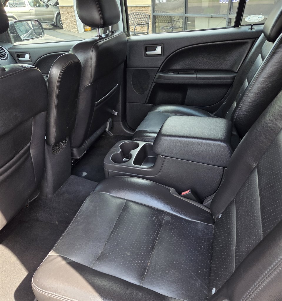 2005 Ford Freestyle - $4,995